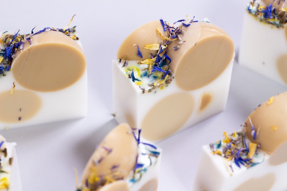 Video Recipe: How to make Vegan earl grey & lavender soap